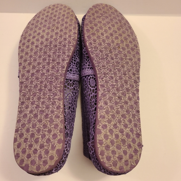 Toms Purple Crochet Classic Slip Ons Size 10W - Picture 4 of 5
